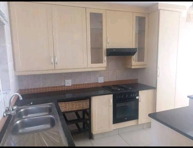 3 BEDROOM COMPLEX FOR SALE IN BOKSBURG NORTH